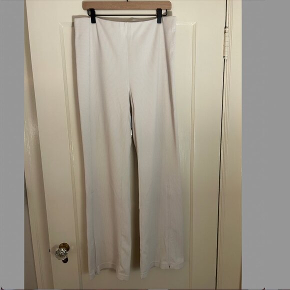 Lululemon Softstream Ribbed Zip Hem Flare Plants - Picture 4 of 5